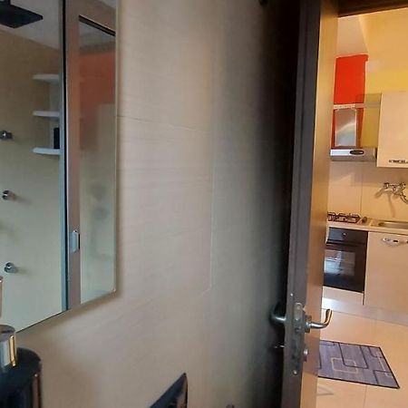 Stanza In Villa Con Giardino Con Box Doccia Idromassaggio Rent A Car Aci Bonaccorsi Luaran gambar