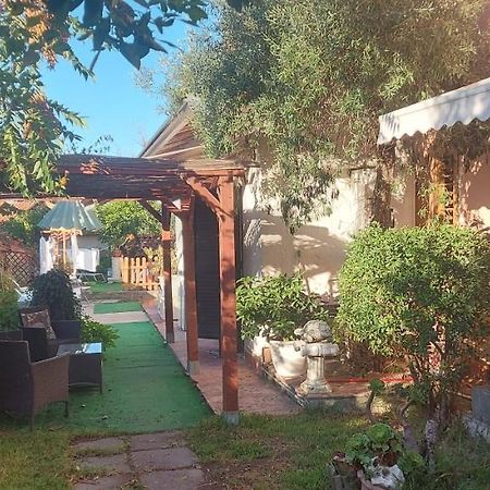 Stanza In Villa Con Giardino Con Box Doccia Idromassaggio Rent A Car Aci Bonaccorsi Luaran gambar