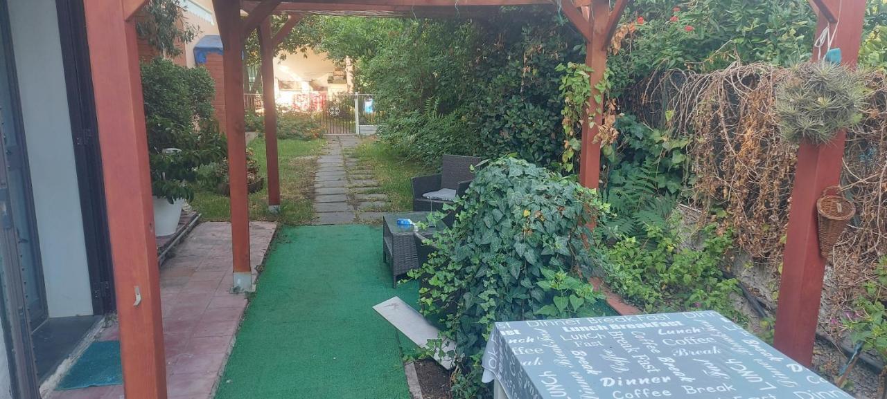 Stanza In Villa Con Giardino Con Box Doccia Idromassaggio Rent A Car Aci Bonaccorsi Luaran gambar