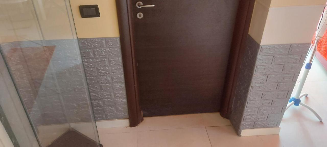 Stanza In Villa Con Giardino Con Box Doccia Idromassaggio Rent A Car Aci Bonaccorsi Luaran gambar